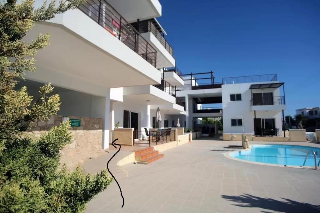 Paphos Dahan Sirena Lighthouse Luxury Apartment מראה חיצוני תמונה